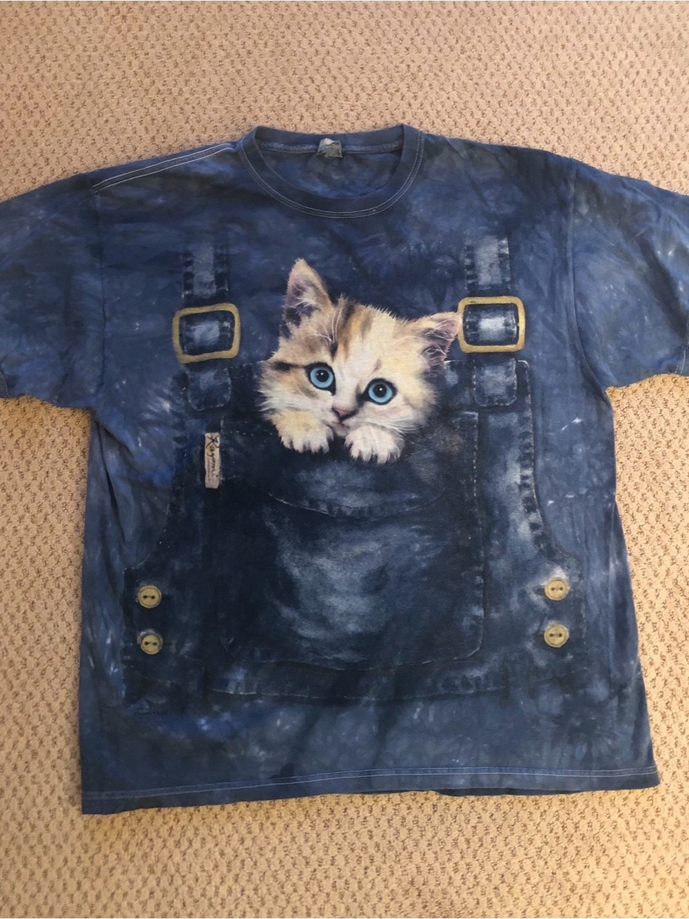 The Mountain T shirt XL kitten in overalls